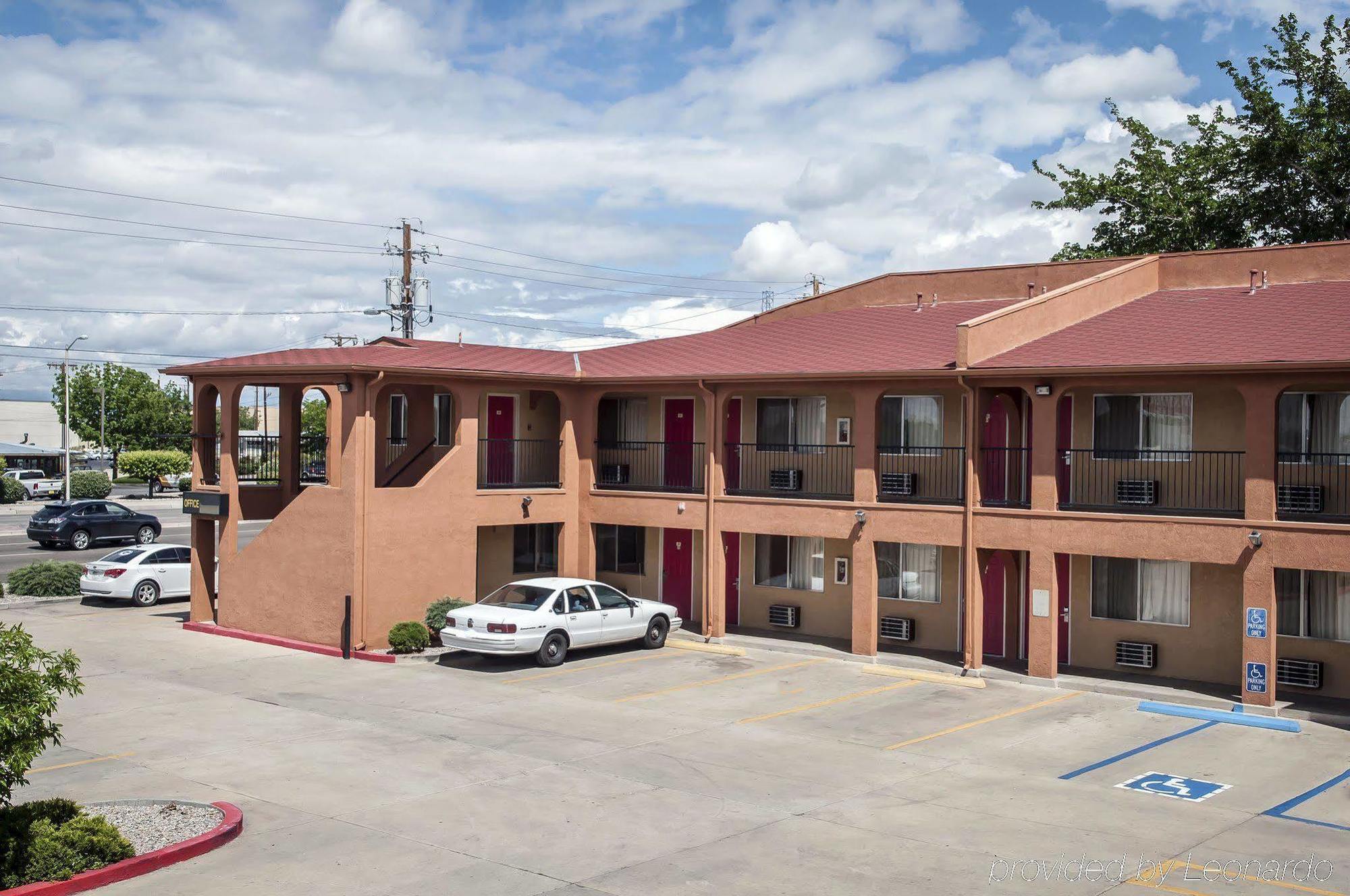 Econo Lodge Midtown Альбукерке Экстерьер фото