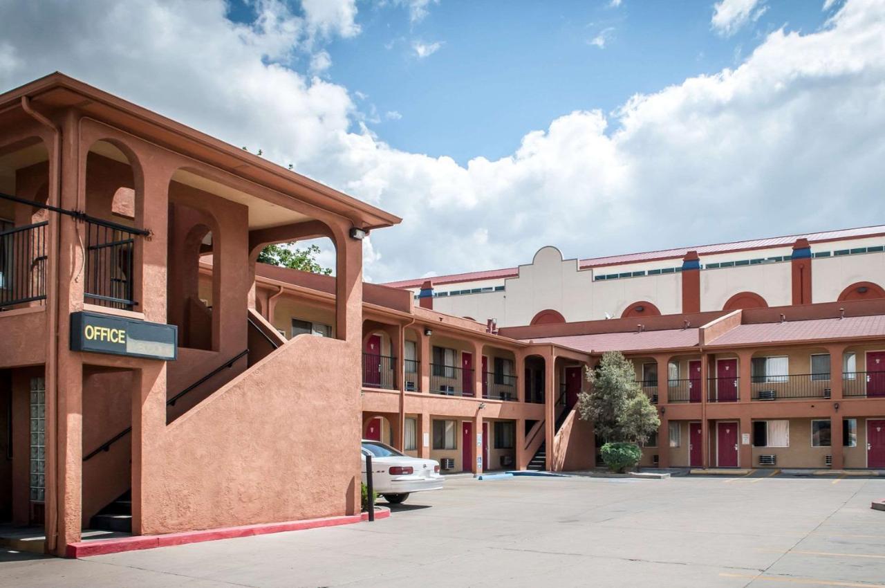 Econo Lodge Midtown Альбукерке Экстерьер фото