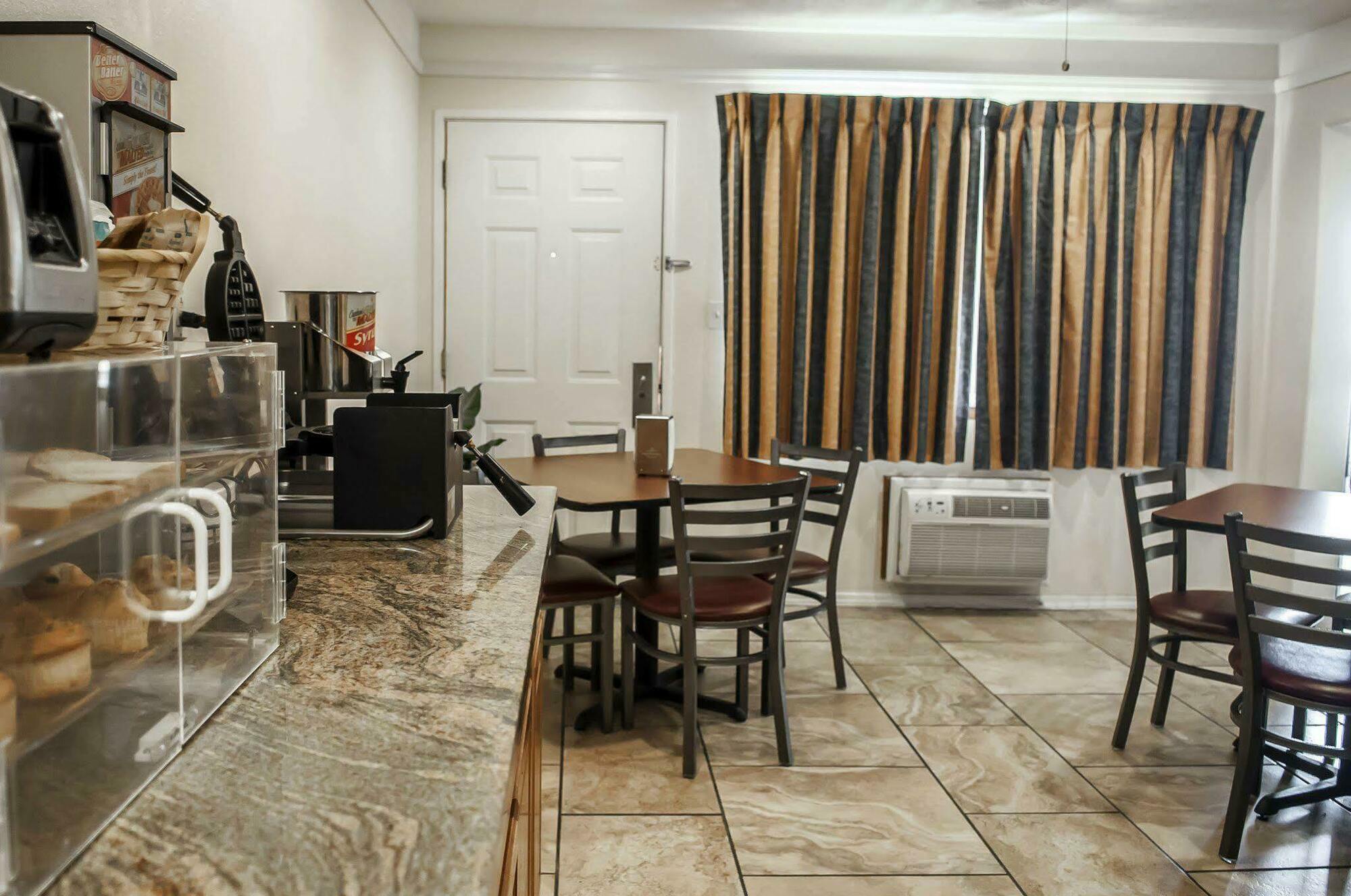 Econo Lodge Midtown Альбукерке Экстерьер фото